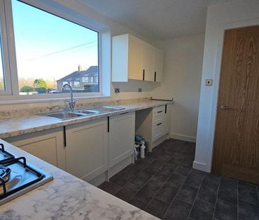 2 bedroom ground floor flat to rent - Photo 4