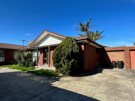 Well Appointed Unit in the Heart of Dandenong - Photo 3