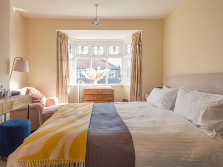 3 bedroom semi-detached house to rent - Photo 2