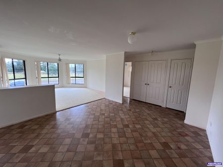 Quality Home, Quality Location - Photo 3