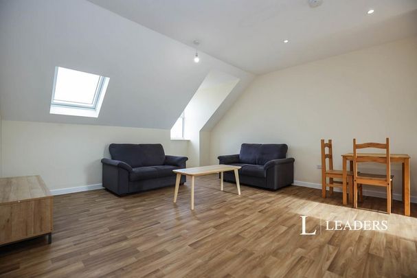 2 bedroom flat to rent - Photo 1