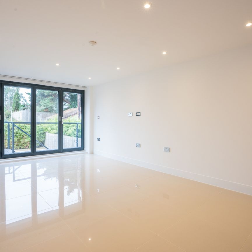 Grasmere Road, Sandbanks, Poole, Dorset, BH13 - Photo 1