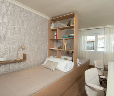 Semi-Detached House in The Golden Mile - Photo 6