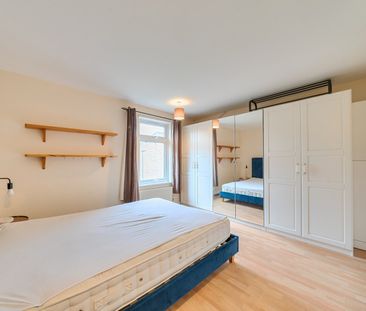 Terraced House to rent - Walnut Tree Road, London, SE10 - Photo 6