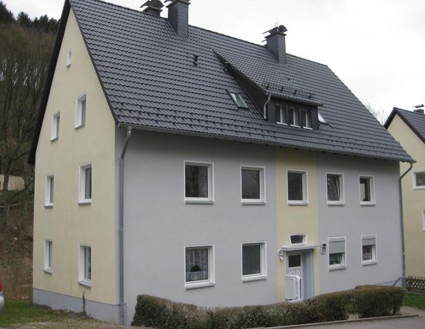 ZWEI-ZIMMER-DACHGESCHOSSWOHNUNG IN DER RATHMECKE - Foto 1