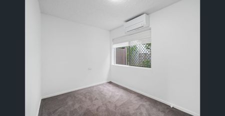 BEAUTIFUL EXECUTIVE LIVING IN THE HEART OF TARRAGINDI - Photo 3