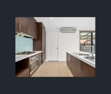 MODERN AND BRIGHT HOME WAITING FOR YOU - Photo 5