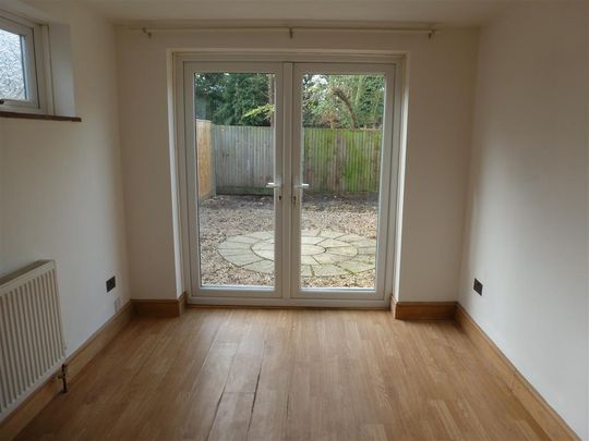 London Road - Photo 1