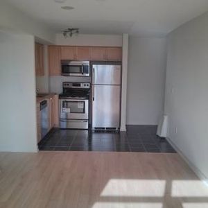 1 bedroom apartment 10 min walk to Subway - Photo 2