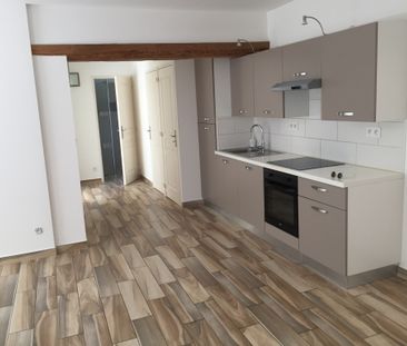 Location Appartement 3 pièces 59m² SOLLIES TOUCAS 83210 - Photo 2