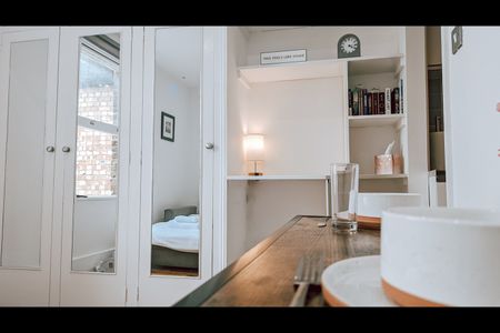 Studio Flat, Gloucester Terrace, W2 - Photo 3