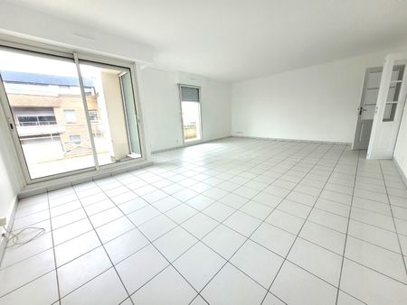 Location Appartement 4 pièces 99m² MARCQ EN BAROEUL 59700 - Photo 2