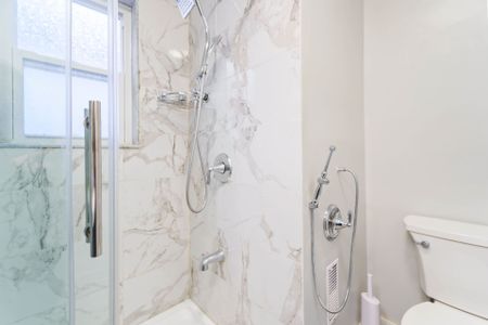 For Lease - 136 Ivon Avenue, Hamilton, Ontario - Photo 2