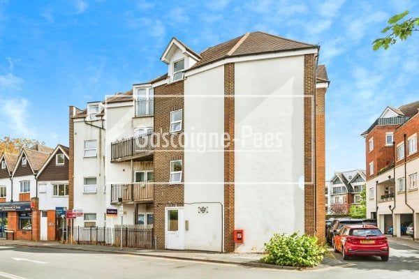 Rosemount Avenue, West Byfleet, KT14 - Photo 1