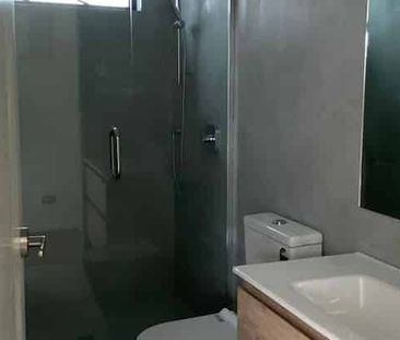 2 Bedroom 2 Bathroom House in Henderson - Photo 4