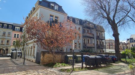 Leben im Herzen der Neustadt ? 2-Zimmer-Wohnung mit EBK sucht Sie als neuen Mieter! - Photo 2