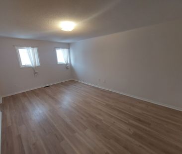 For Lease - 289 Penndutch Circle, Whitchurch-Stouffville, Ontario - Photo 5