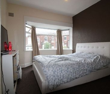 Edgeware Road, Blackburn - Photo 4