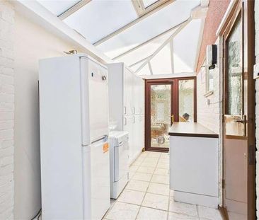Blackthorn Close, Crawley, West Sussex, RH11 - Photo 3