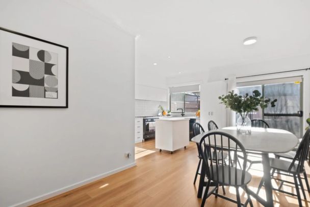 Modern, Light-Filled 3-Bedroom Home in Prime Location - Photo 1