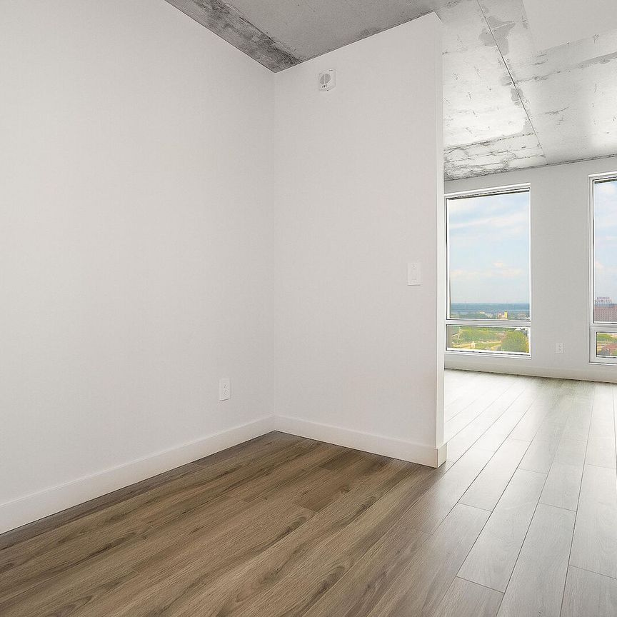 900 St-Jacques, Montréal, QC - Photo 1