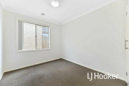 Quietly Positioned, Exceptionally Convenient - Photo 3