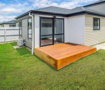 Modern, Light-Filled Living in Takanini - Photo 6