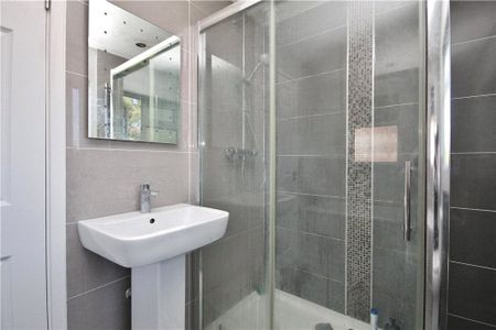 Blackwell Avenue, Guildford, Surrey, GU2 8LU - Photo 4