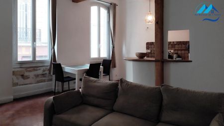 Location Appartement 2 pièces 54m² MARSEILLE 1er - Photo 3