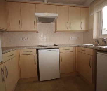27 Cedar Court, Fidlas Road, Llanishen, Cardiff CF14 5NB - Photo 2