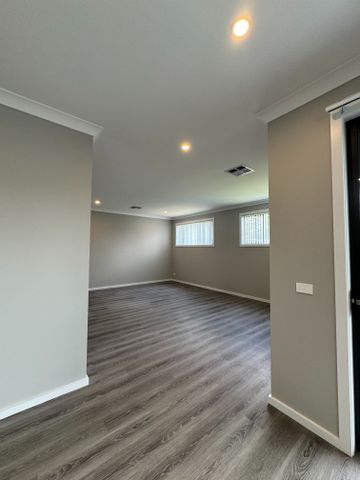 Coastal 4 Bedroom - 3.5 Bathroom - Stunning New Build - Ducted Air Con - Photo 2