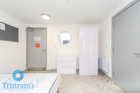 5 bed Apartment for Rent - Photo 4