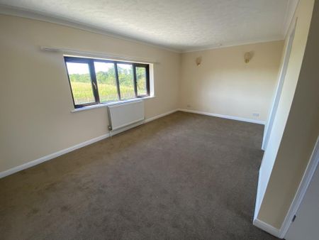 4 bedroom detached house to rent - Photo 3