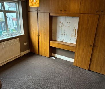 3 Bed Terraced House, Stokes Road, E6 - Photo 1