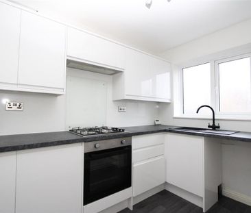 2 bedroom semi-detached house to rent - Photo 6