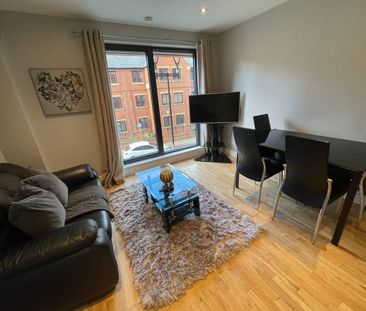 1 Bed Flat, Bedroom Chandlers, LS2 - Photo 4