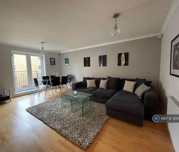 2 bedroom flat to rent - Photo 2