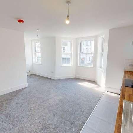 Holderness Road, Hull, HU9 - Photo 1