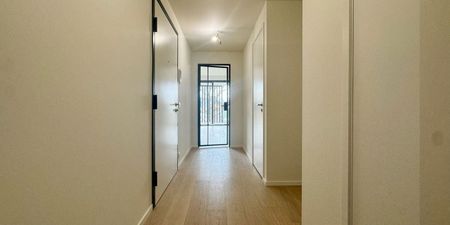 Appartement te huur in Ukkel voor € 1.450 met 1 slaapkamer - Photo 3