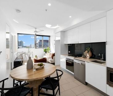 Positioned high on the 10th floor of the Brooklyn on Brookes building - Photo 4