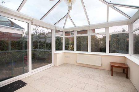 4 bedroom detached house to rent - Photo 4