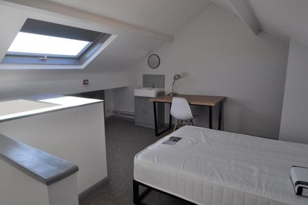 4 bedroom terraced house to rent - Photo 5