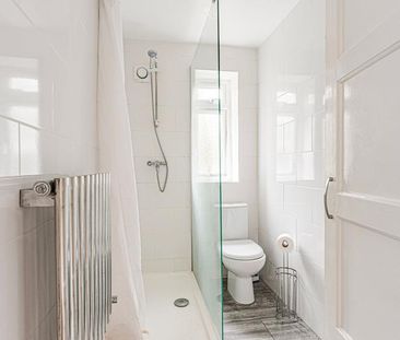 2 bedroom ground floor flat to rent - Photo 1