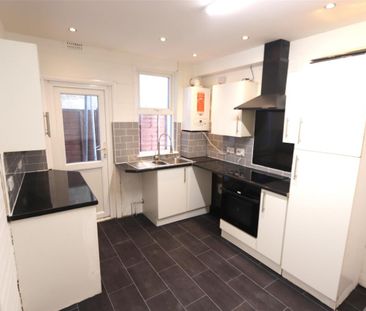 Rayleigh Avenue, Westcliff On Sea - Photo 5