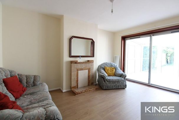 4 bedroom semi-detached house to rent - Photo 1
