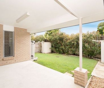 Charming Townhouse in Serene Warner Groves - Photo 5