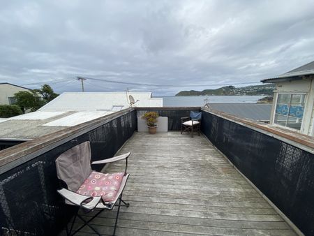 Cute & compact on the coast - Photo 4