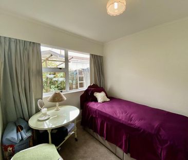 Fully furnished and low maintenance - Photo 6