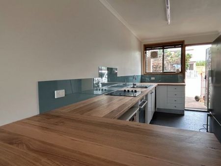 Charming and Centrally Located- Short term lease, until March 2026 - Photo 3