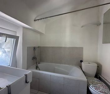 Location Appartement 2 pièces 33m² TOULON 83000 - Photo 3